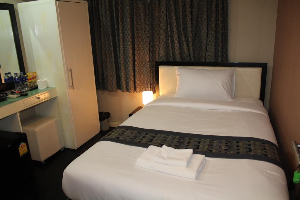 V30 Sukhumvit Hotel Bangkok Eksteriør billede