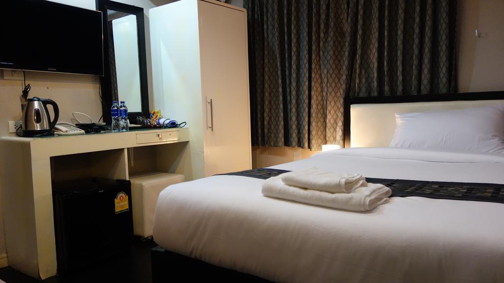 V30 Sukhumvit Hotel Bangkok Eksteriør billede